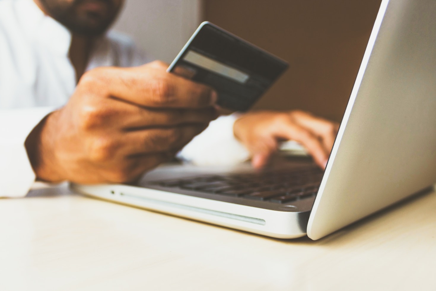 Näin vältät yleisimmät verkkoshoppailun sudenkuopat